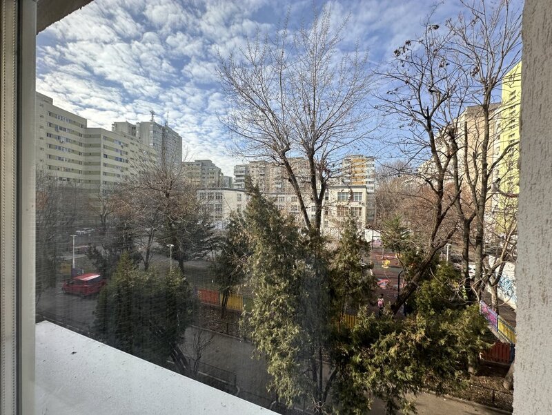 Iancului, 2 gs, balcon 10 mp, liber